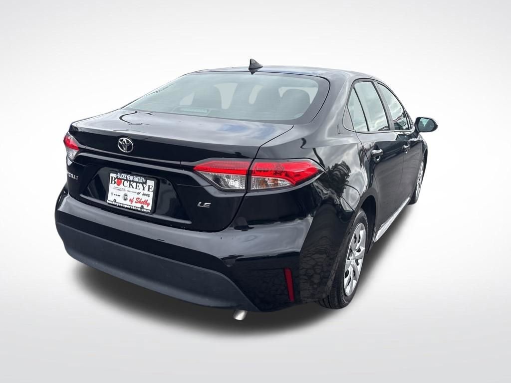 Used 2025 Toyota Corolla LE image 3