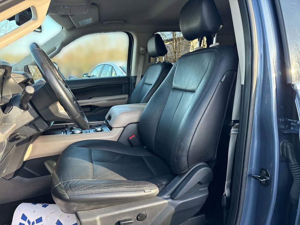 Used 2022 Ford Expedition XLT image 13