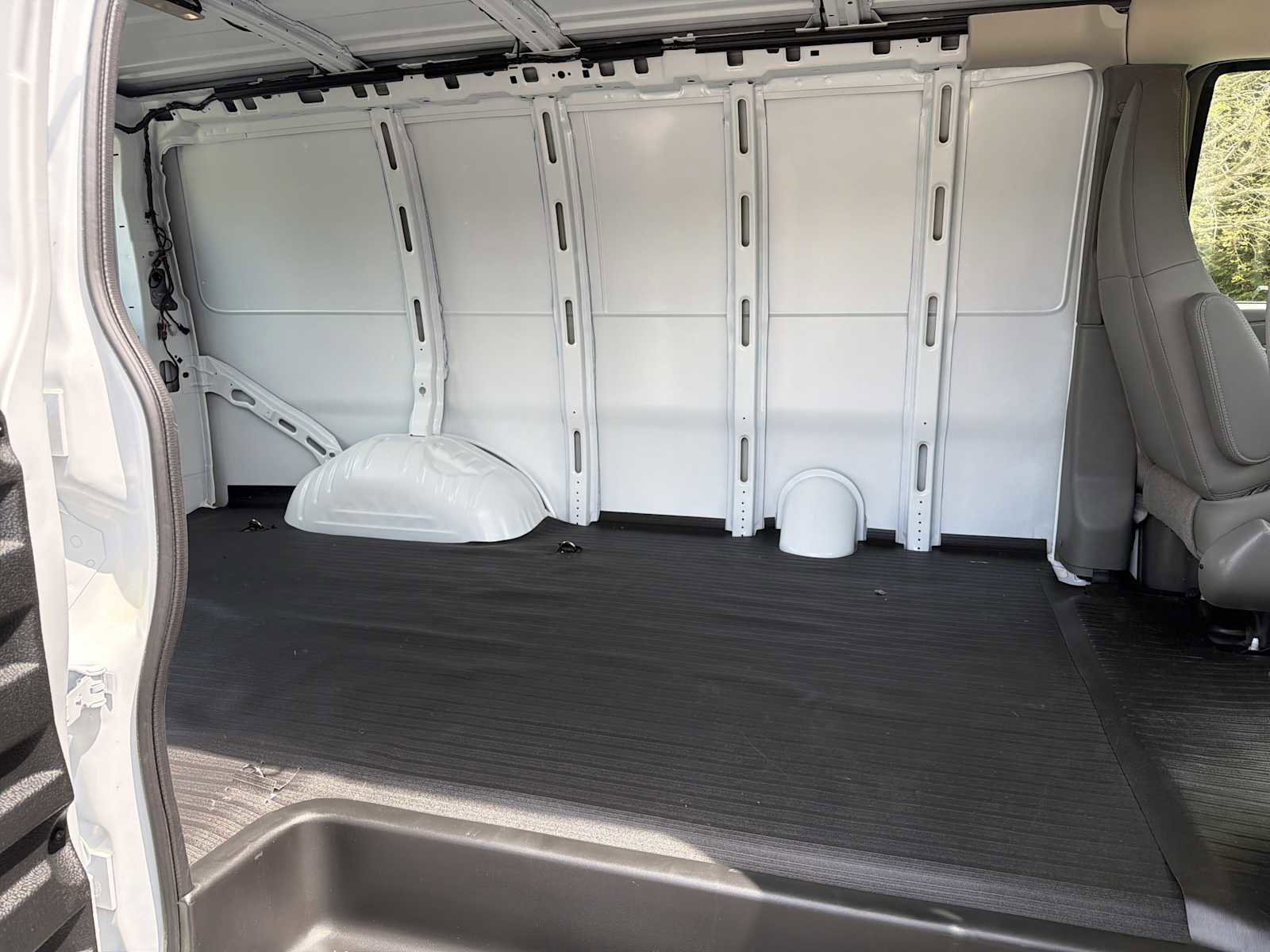 New 2025 GMC Savana 2500 w/ Driver Convenience Package image 12