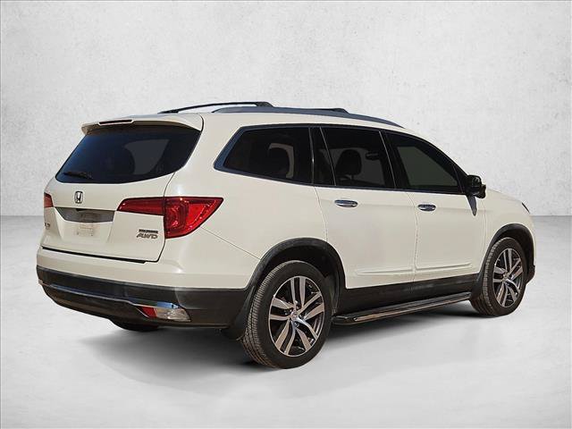 Used 2017 Honda Pilot Touring image 5
