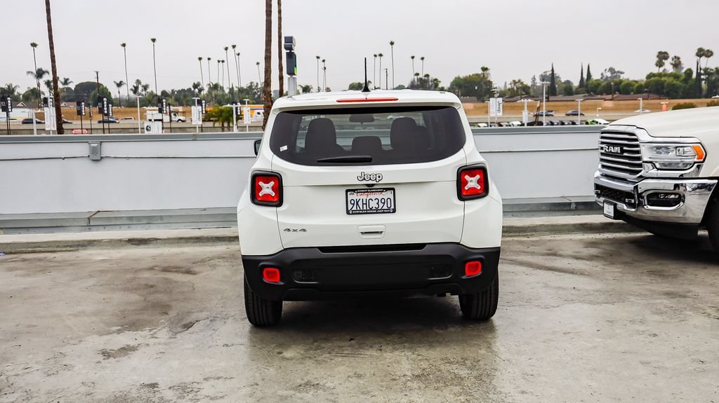 Used 2023 Jeep Renegade Latitude AWD/4WD image 8