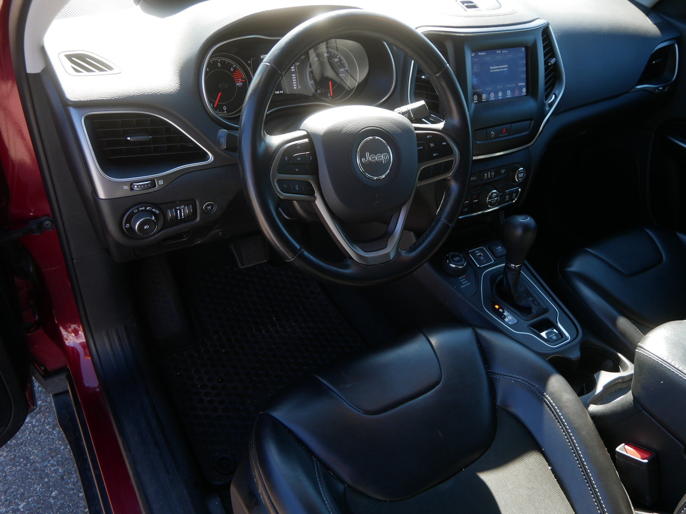 Certified 2020 Jeep Cherokee Latitude Plus w/ Comfort/Convenience Group AWD/4WD image 21