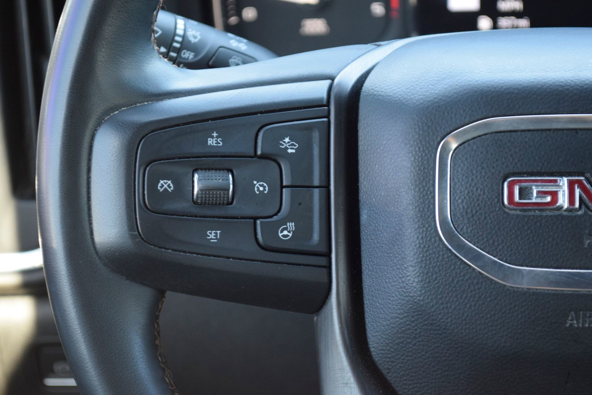 Used 2023 GMC Sierra 2500 AT4 w/ AT4 Premium Plus Package image 9