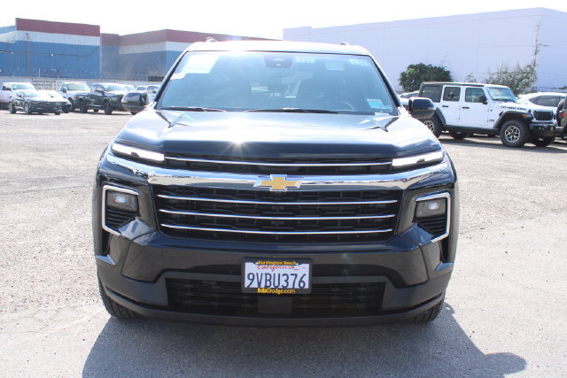 Used 2026 Chevrolet Traverse LT FWD image 2