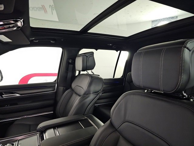 New 2026 Jeep Grand Wagoneer L Summit w/ Premium Group III image 10