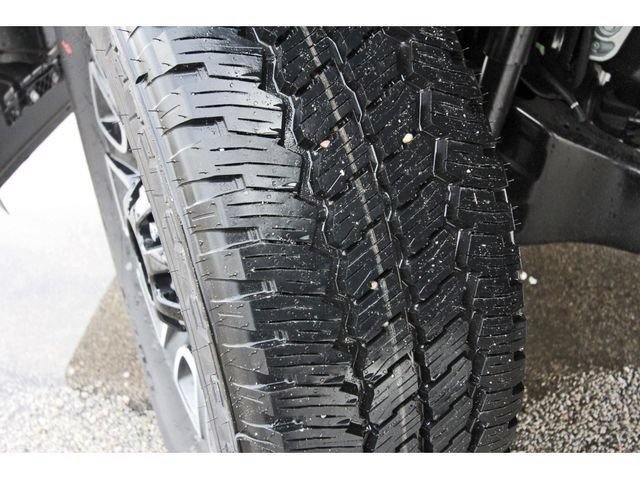 New 2026 Ford F250 Platinum w/ FX4 Off-Road Package AWD/4WD image 21