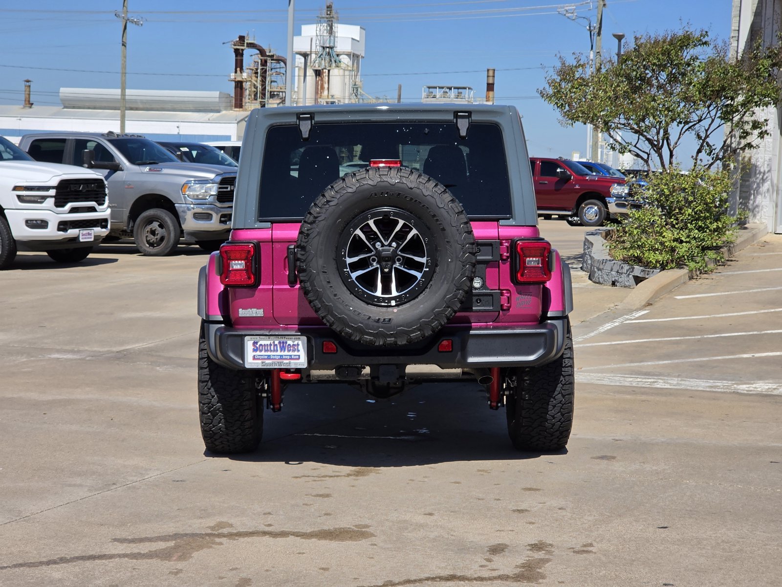 New 2026 Jeep Wrangler Unlimited Rubicon w/ Rockslide Package AWD/4WD image 8