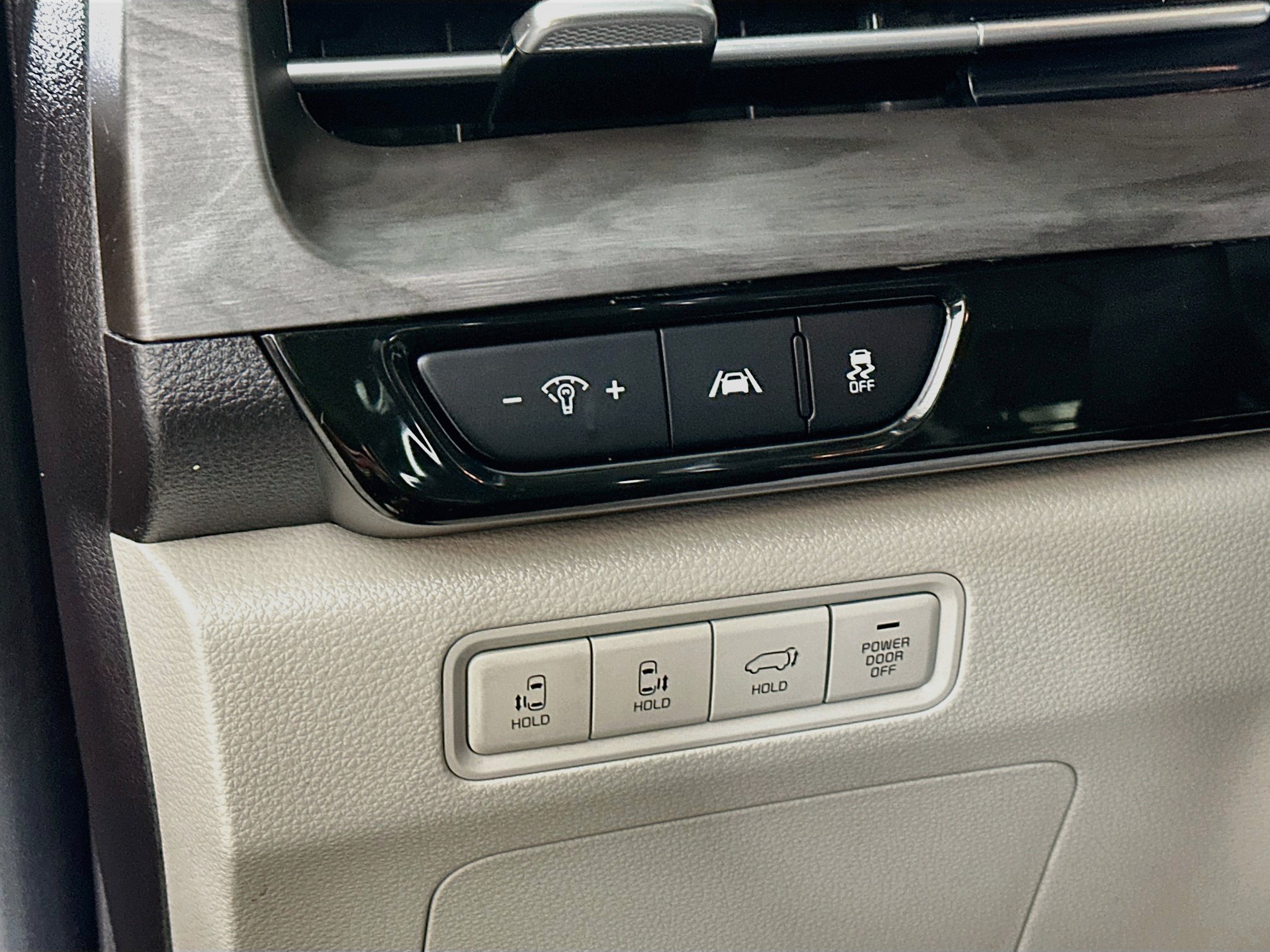 Used 2022 Kia Carnival SX FWD image 10