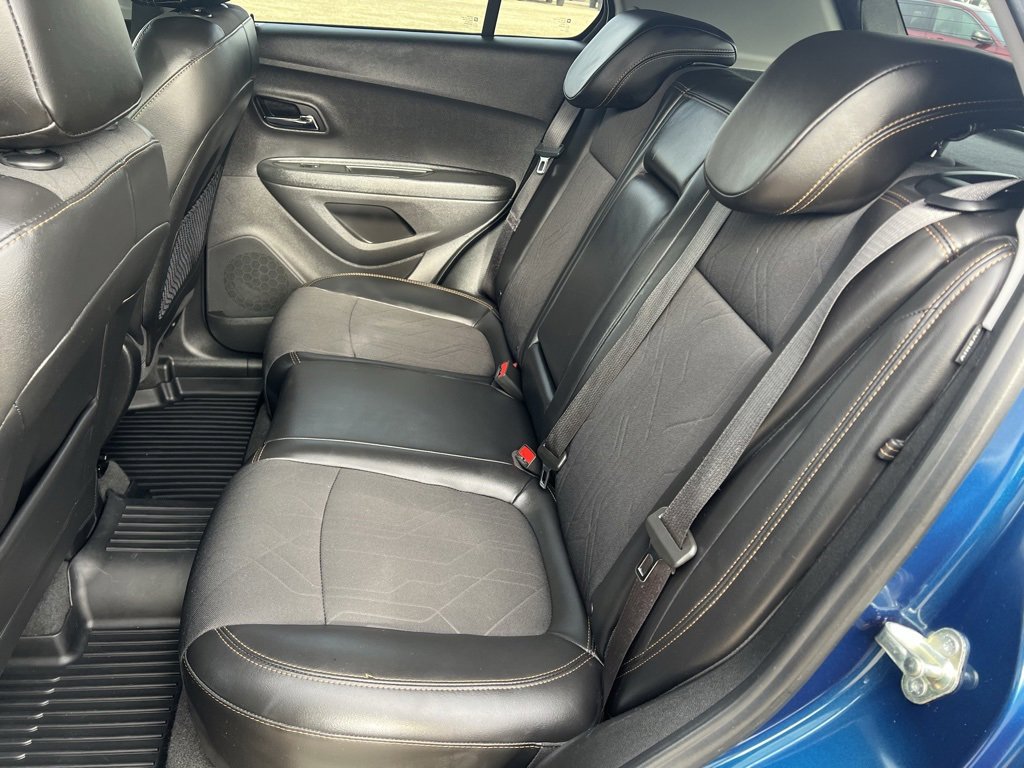 Used 2020 Chevrolet Trax LT w/ LT Convenience Package image 21