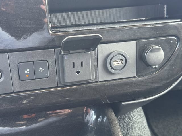 Used 2021 Chevrolet Express 2500 RWD image 30