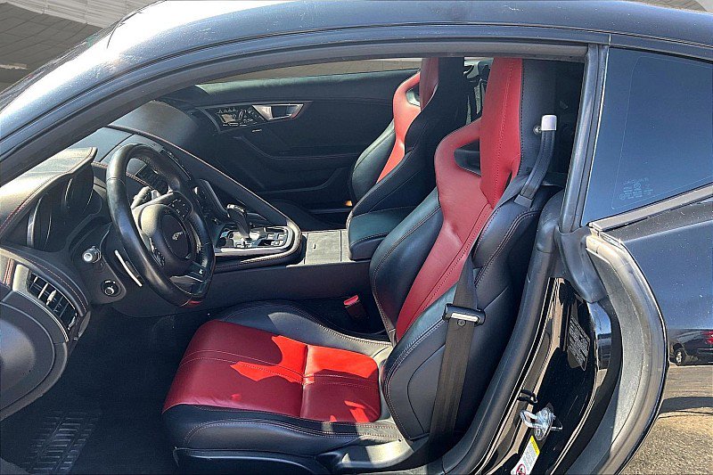 Used 2017 Jaguar F-TYPE R image 23