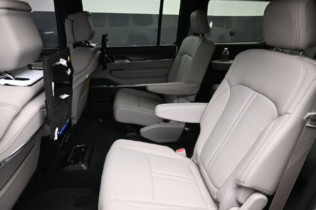 New 2026 Jeep Grand Wagoneer Summit w/ Rear Seat Video Group I AWD/4WD image 19