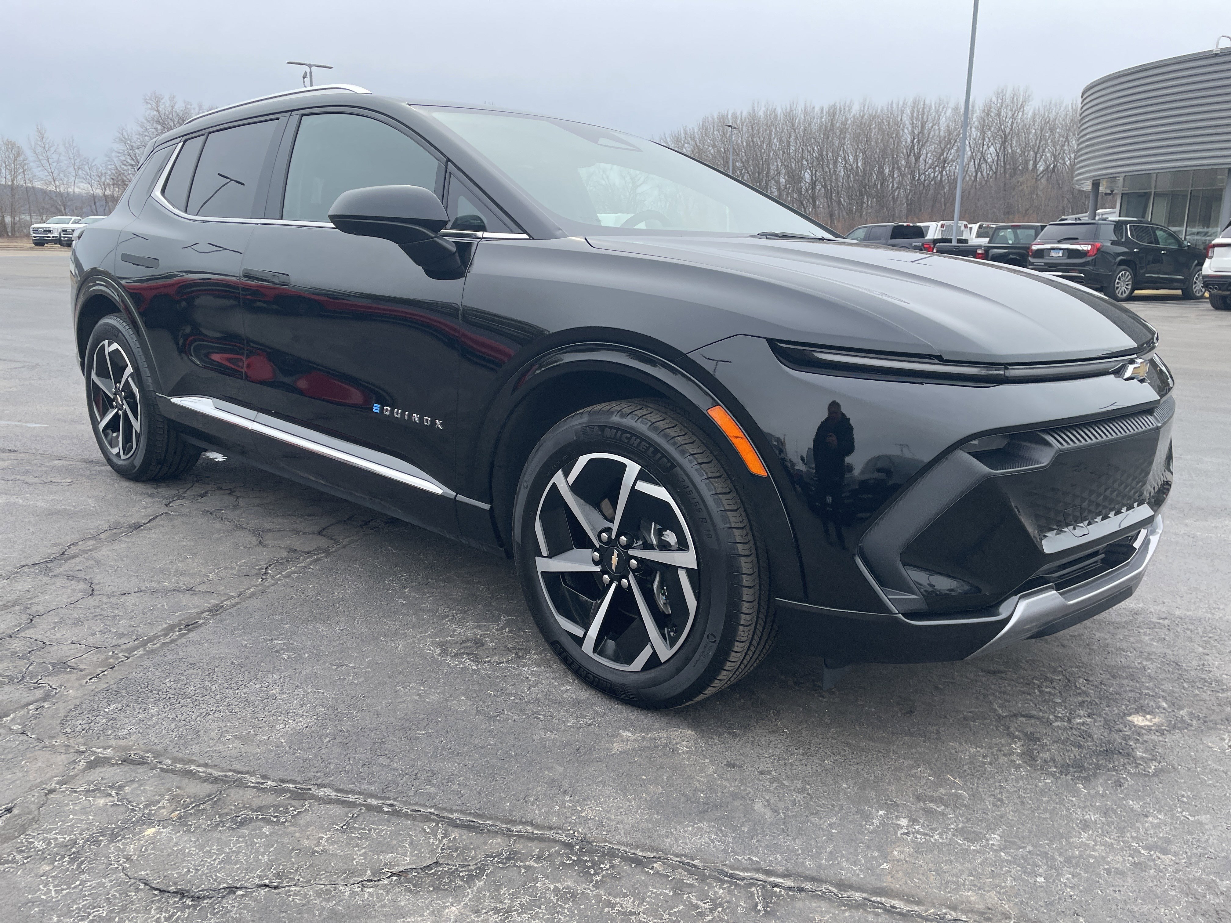 Used 2024 Chevrolet Equinox EV LT image 7