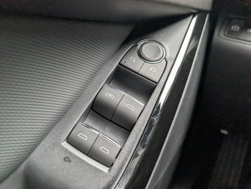 New 2027 Chevrolet Equinox RS w/ Safety and Technology Package FWD image 23