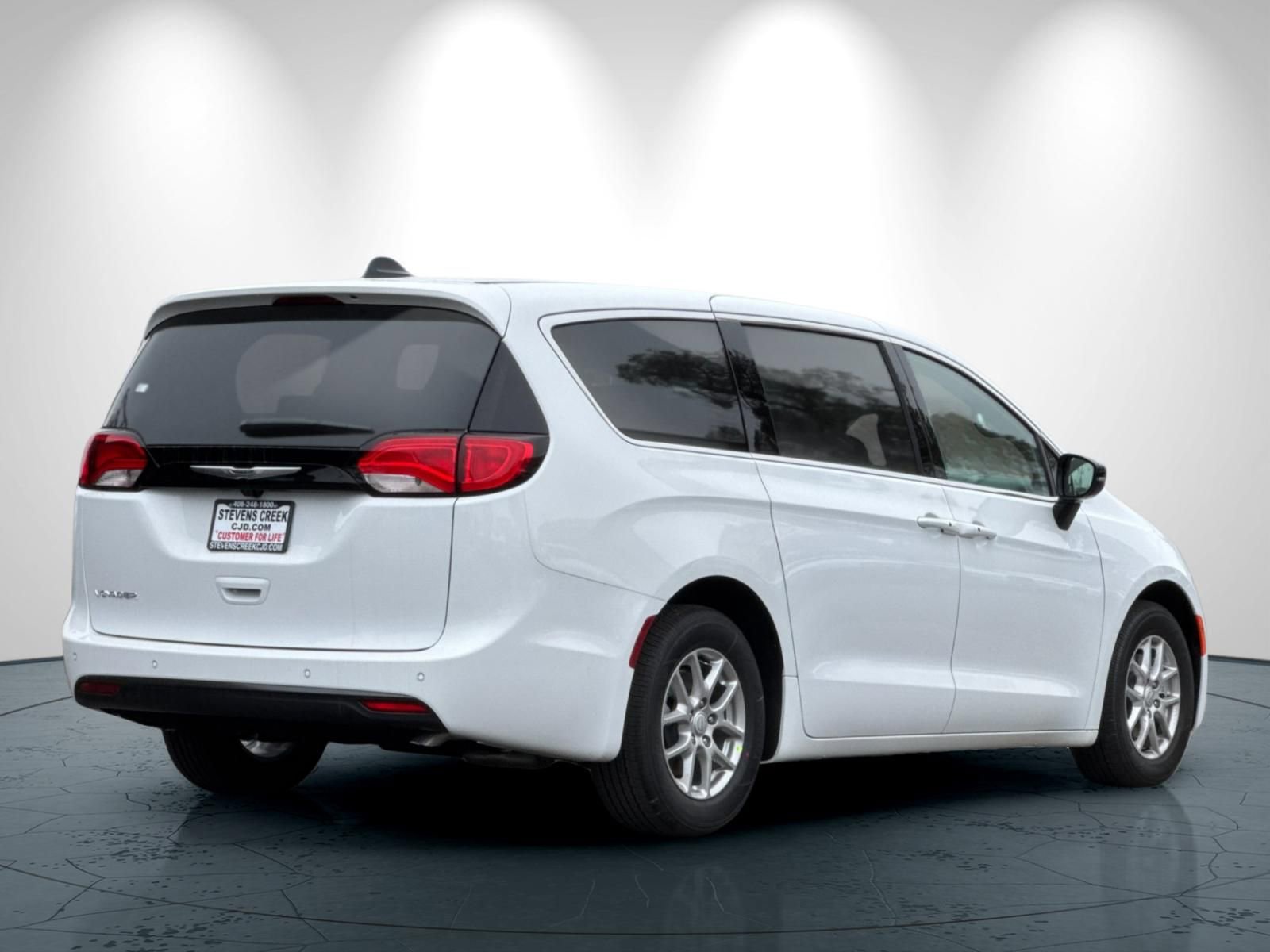 New 2026 Chrysler Voyager LX FWD image 4