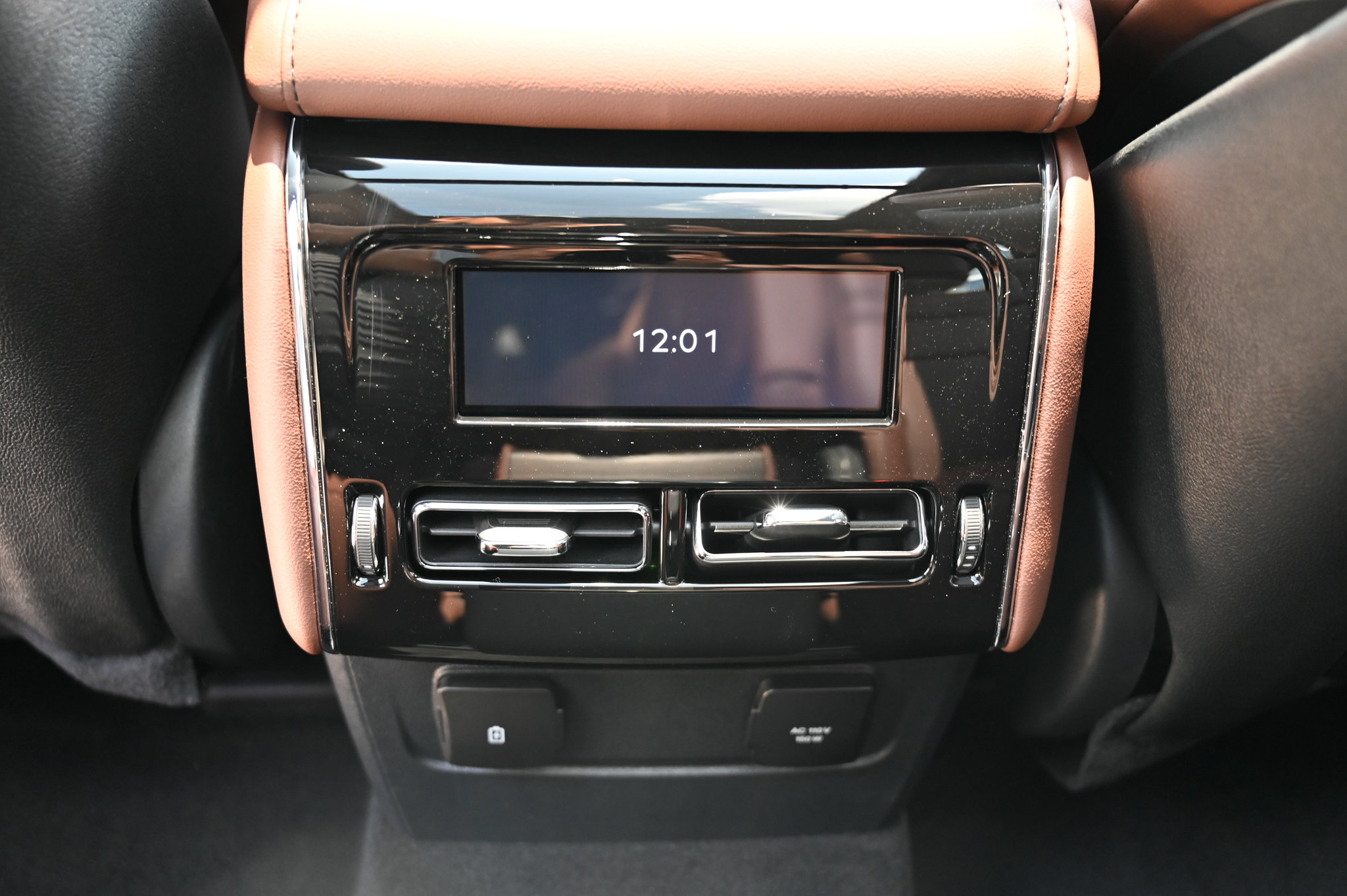 Used 2026 Lincoln Aviator Reserve AWD/4WD image 44