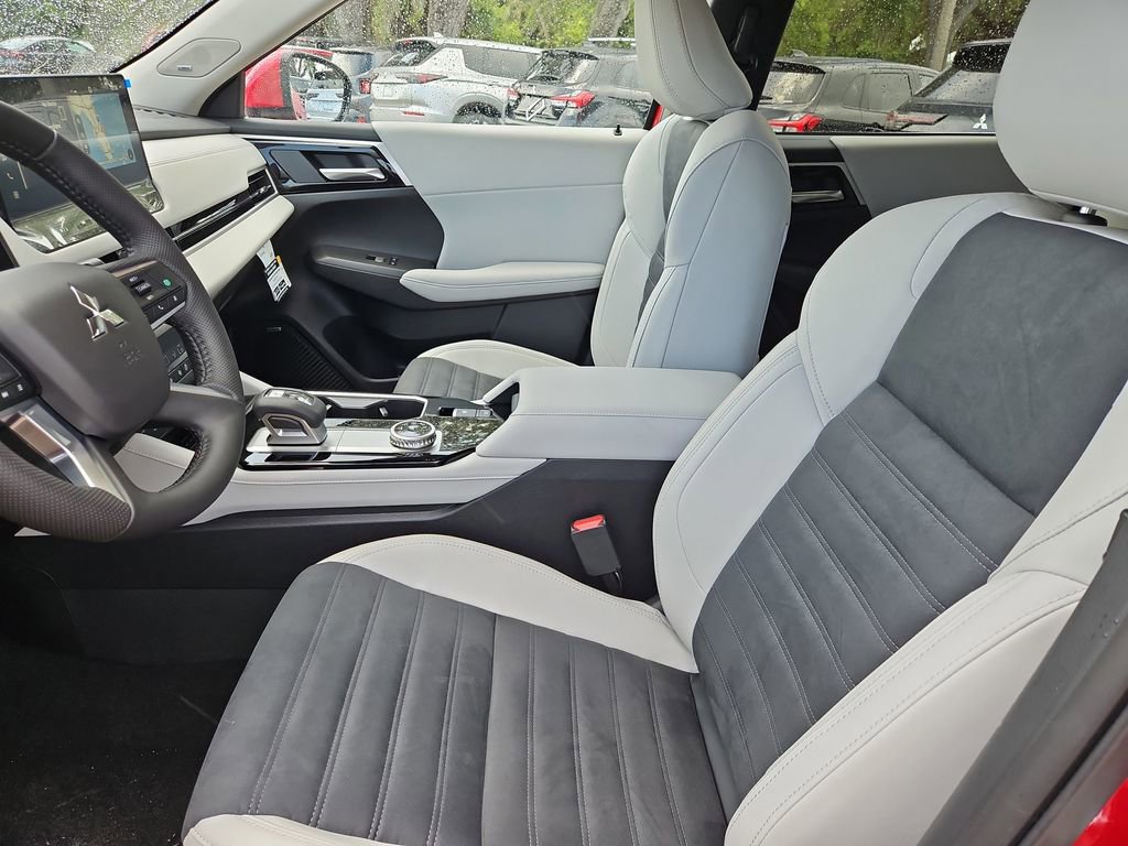 New 2026 Mitsubishi Outlander LE FWD image 16