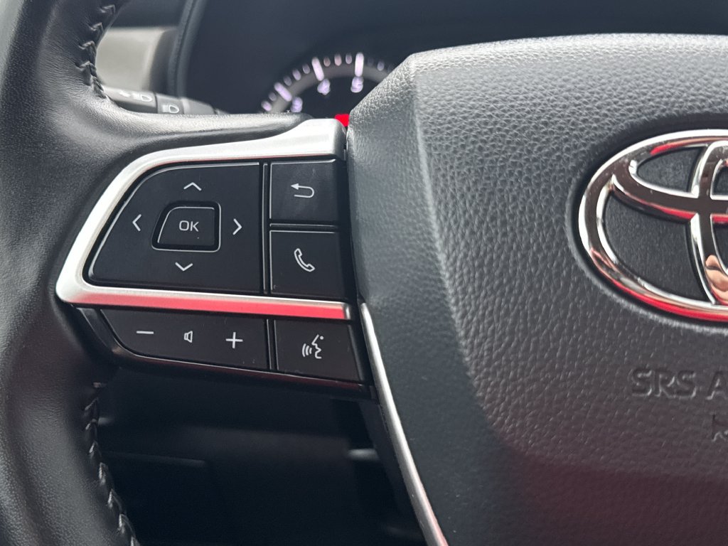 Used 2025 Toyota Highlander LE AWD/4WD image 20