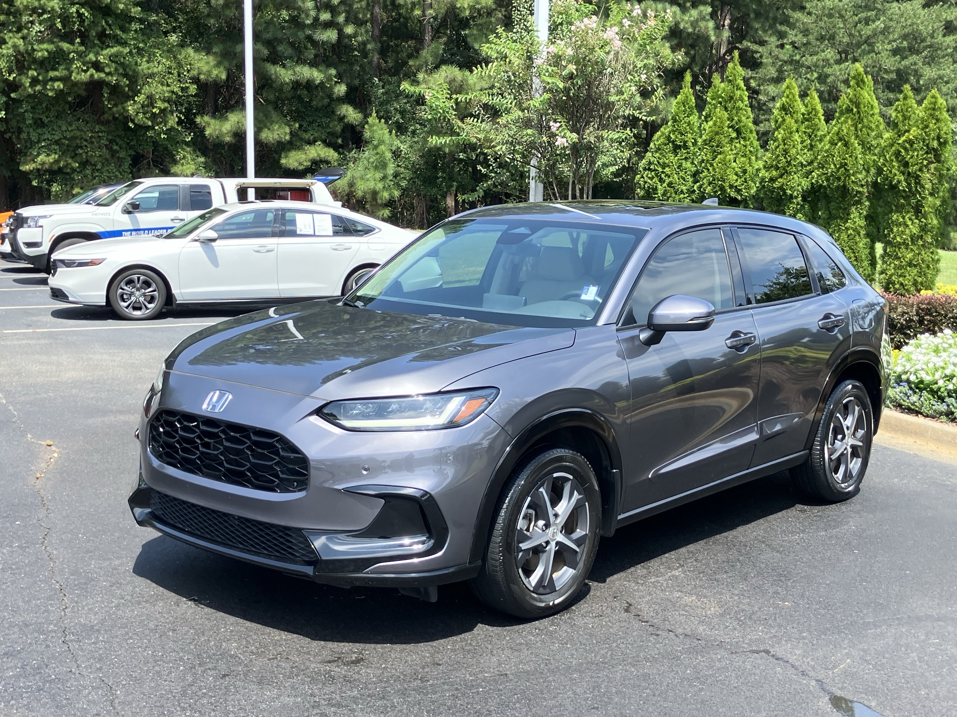 Used 2023 Honda HR-V EX-L image 6
