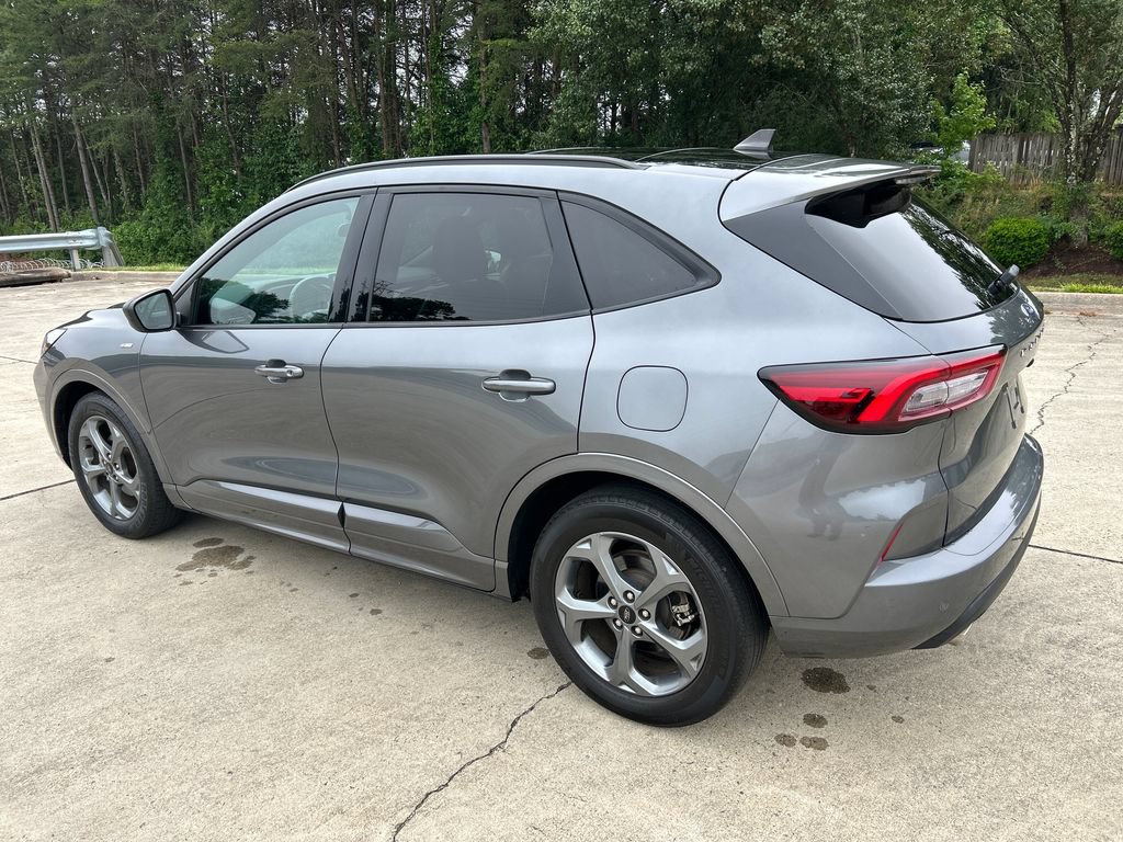 Used 2023 Ford Escape ST-Line w/ Tech Pack #1 FWD image 3
