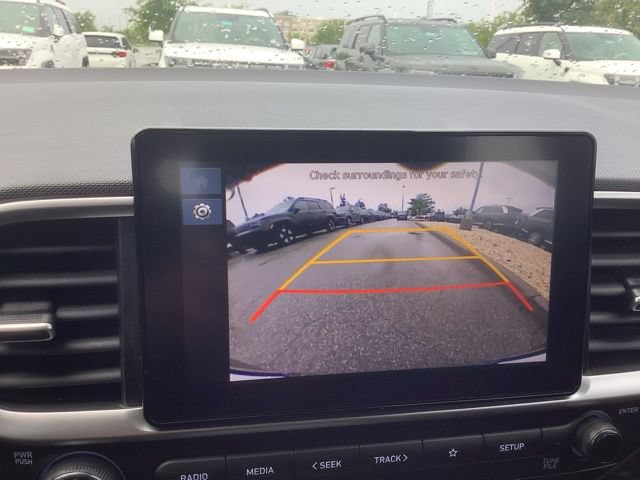 Certified 2025 Hyundai Venue SEL FWD image 25