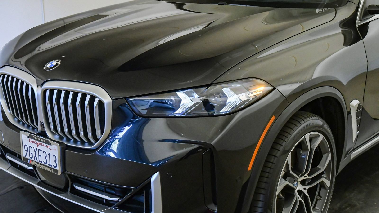 Certified 2024 BMW X5 sDrive40i w/ Parking Assistance Package RWD image 9