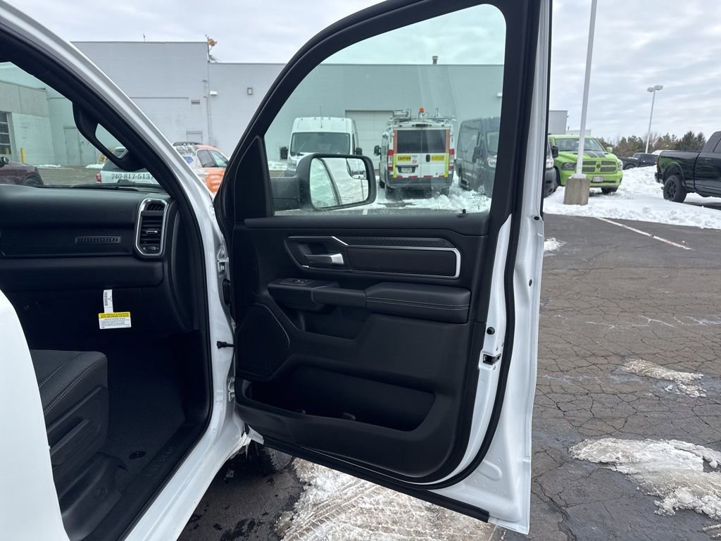 New 2026 RAM 1500 4x4 Crew Cab image 47