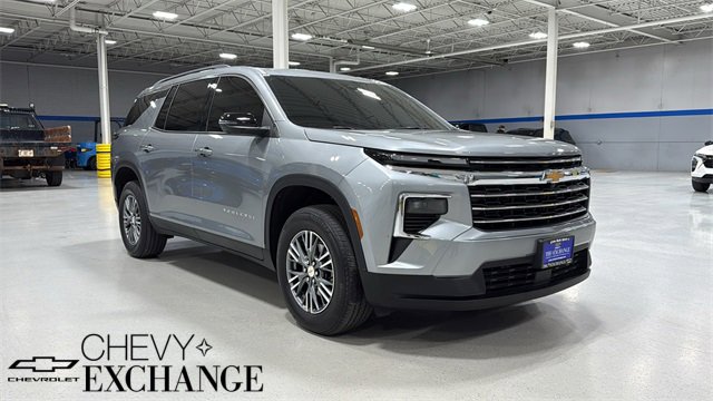 Used 2024 Chevrolet Traverse LT w/ Trailering Package image 1