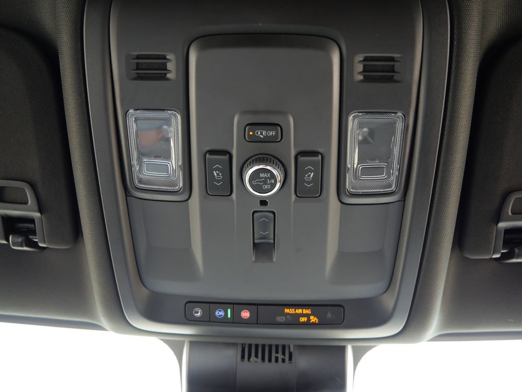 Used 2025 GMC Yukon XL Denali AWD/4WD image 38