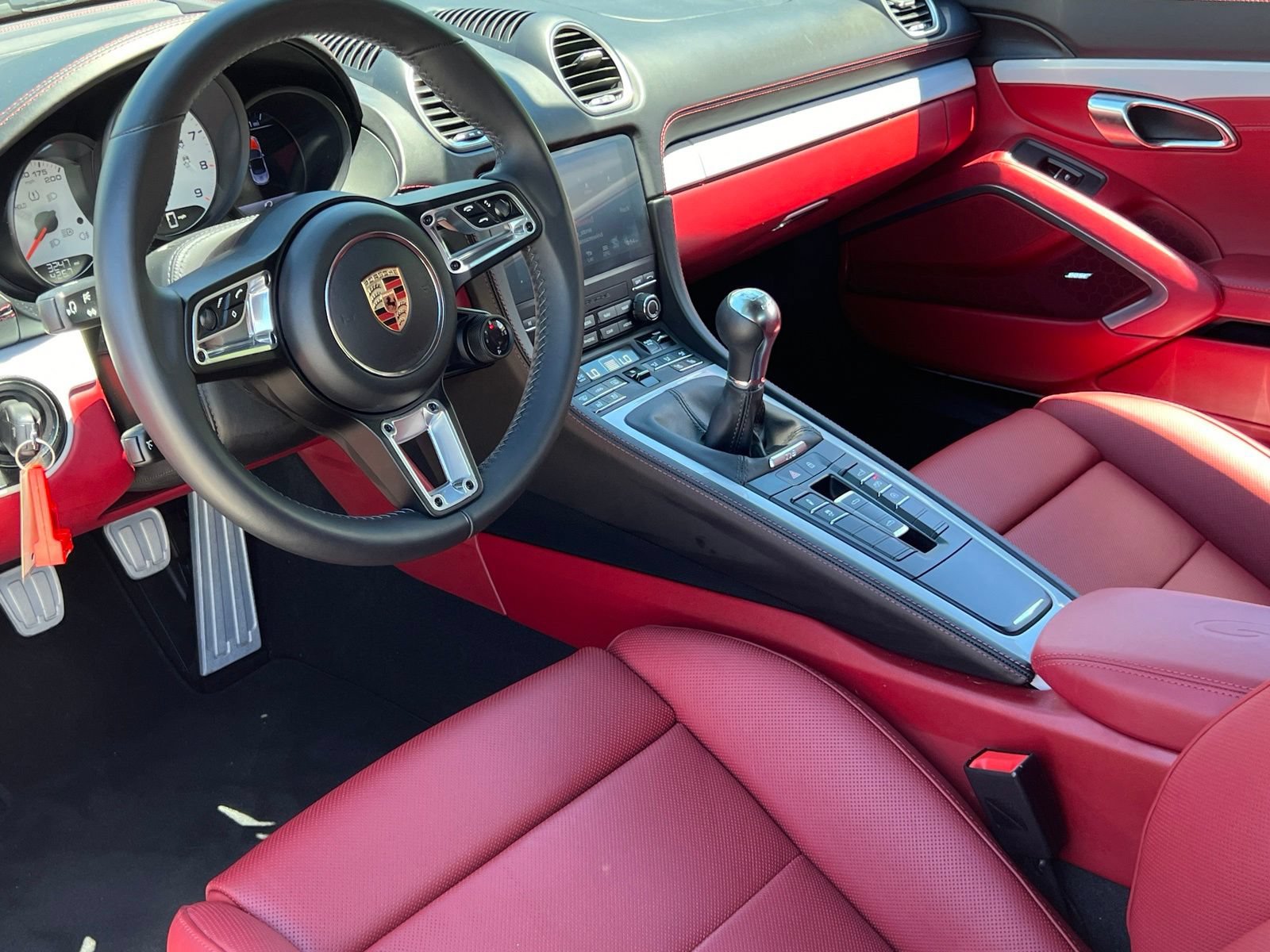 Certified 2025 Porsche 718 Boxster GTS RWD image 18