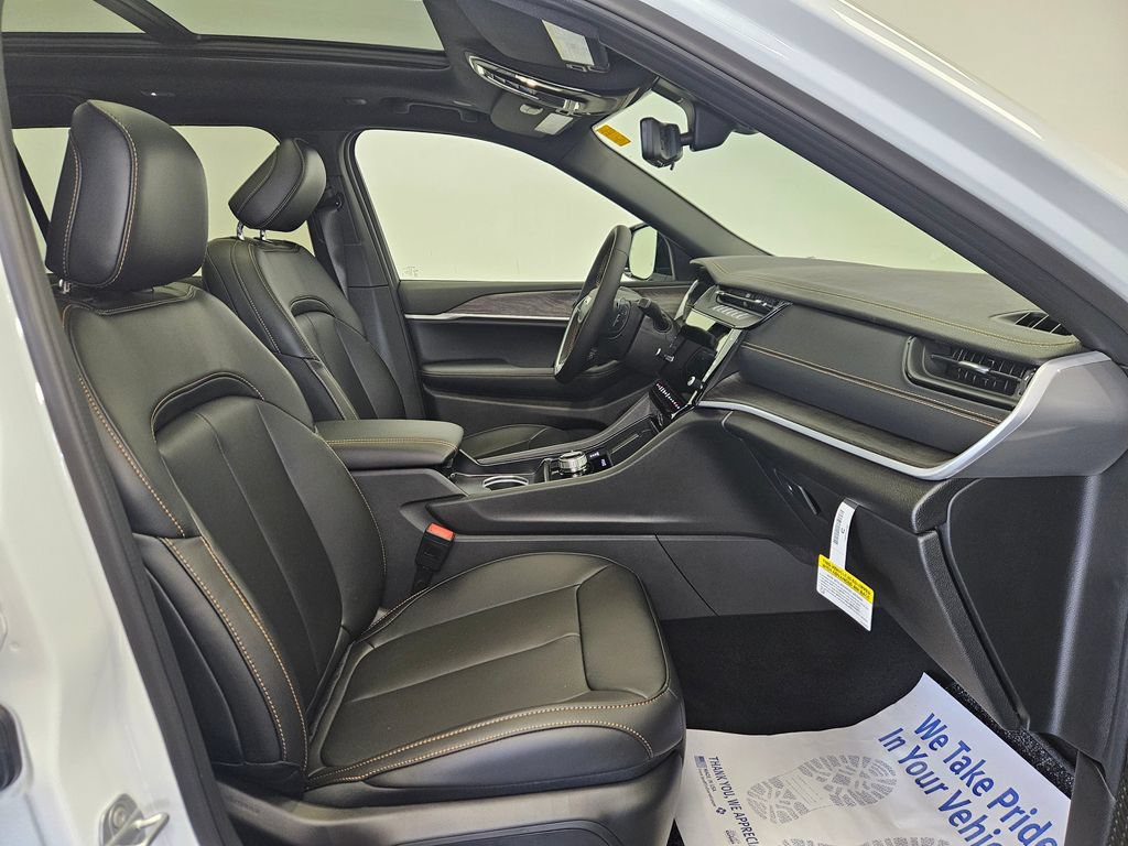 New 2026 Jeep Grand Cherokee L Limited AWD/4WD image 11