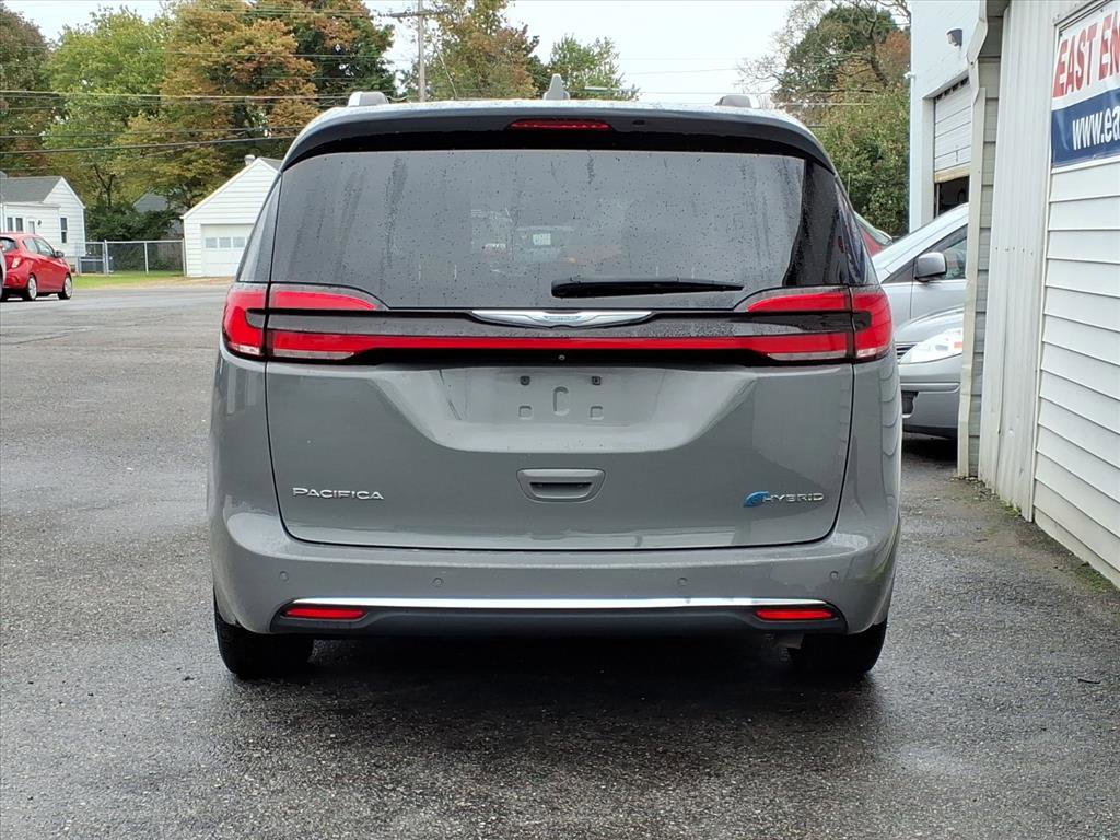Used 2021 Chrysler Pacifica Touring-L image 4