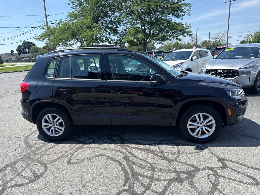 Used 2017 Volkswagen Tiguan S AWD/4WD image 4