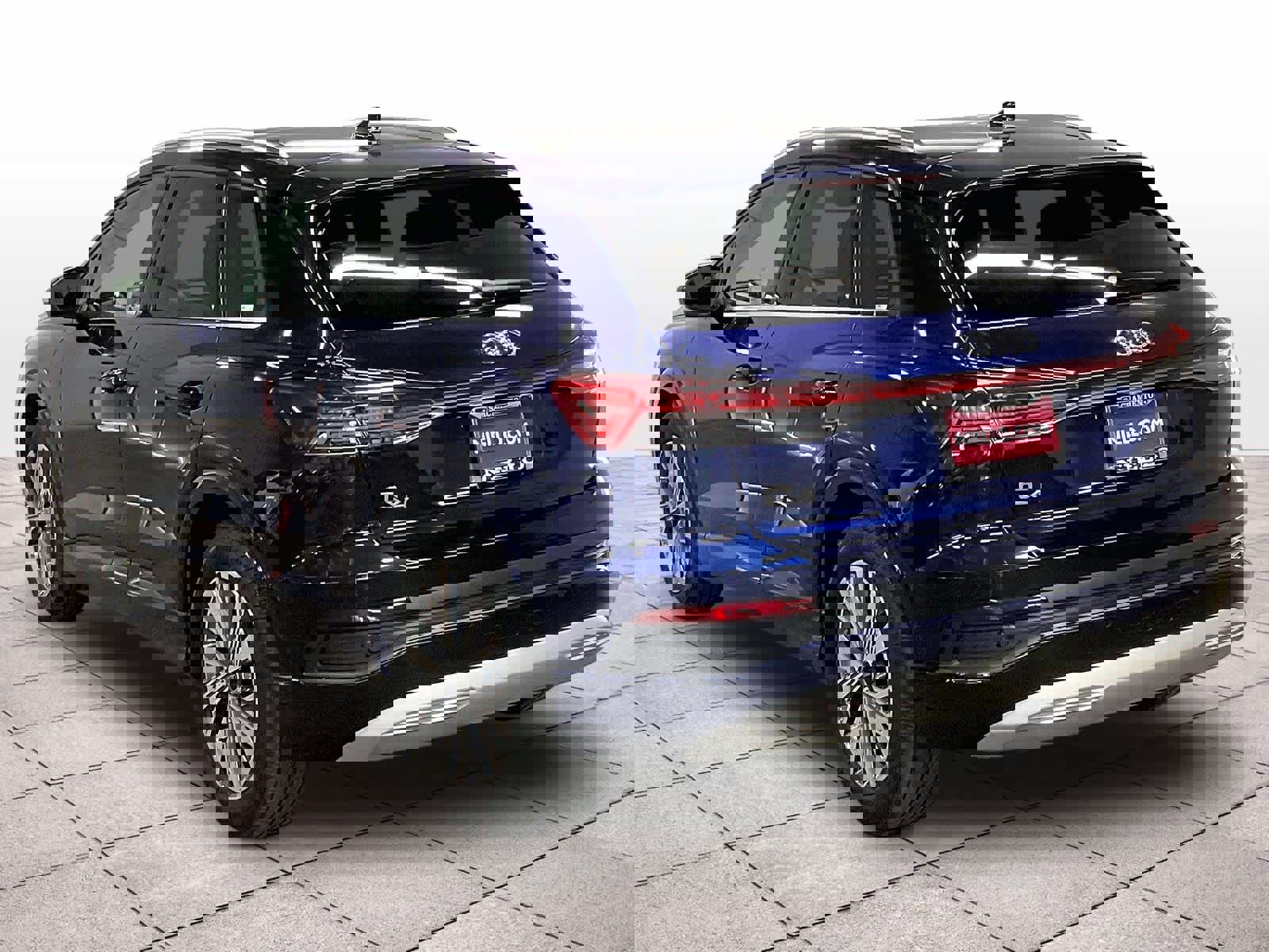 Used 2023 Audi Q4 e-tron Premium Plus w/ Premium Plus image 13