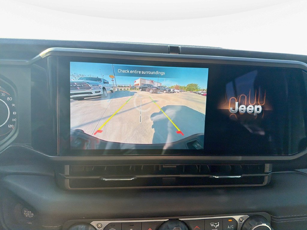 Used 2025 Jeep Gladiator Mojave AWD/4WD image 20