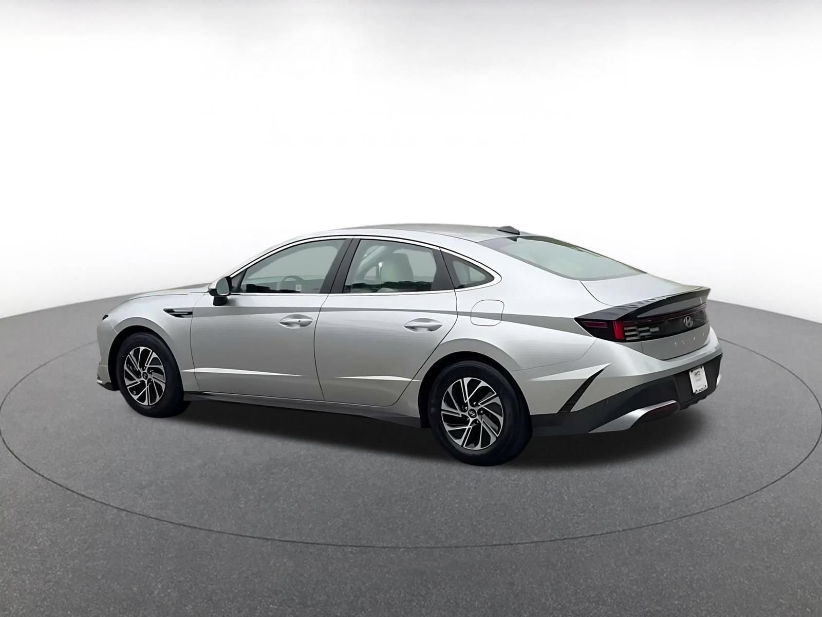 Used 2026 Hyundai Sonata Blue FWD image 8