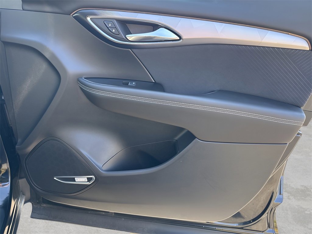 Used 2024 Buick Envision Sport Touring image 9