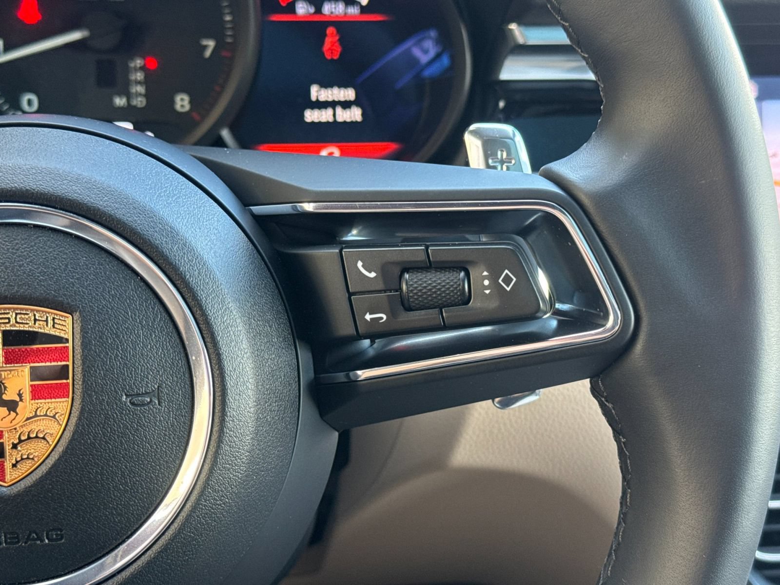 Certified 2026 Porsche Macan AWD/4WD image 28