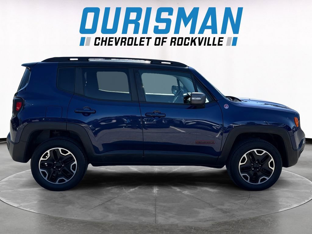 Used 2017 Jeep Renegade Trailhawk w/ Premium Trailhawk Package AWD/4WD image 7