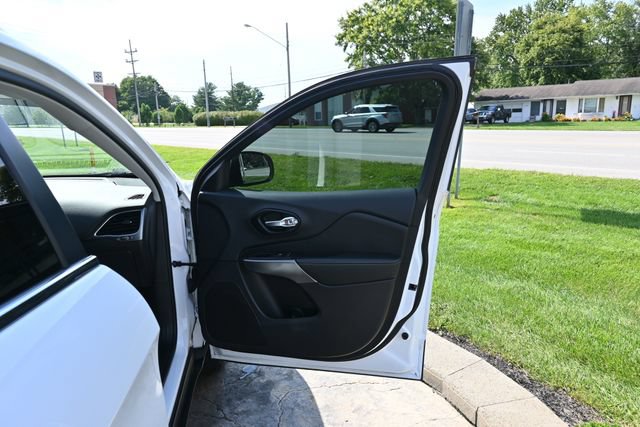 Used 2020 Jeep Cherokee Latitude Lux w/ Quick Order Package 26H Lux AWD/4WD image 18