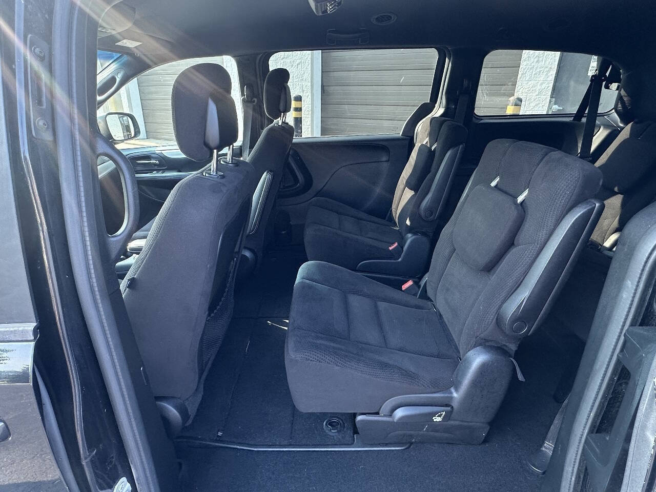 Used 2014 Dodge Grand Caravan SXT w/ Blacktop Package FWD image 17