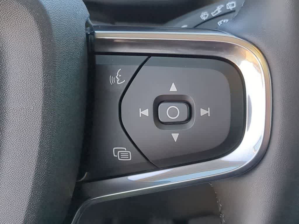 Certified 2026 Volvo XC40 B5 Plus w/ Protection Package Premier AWD/4WD image 23
