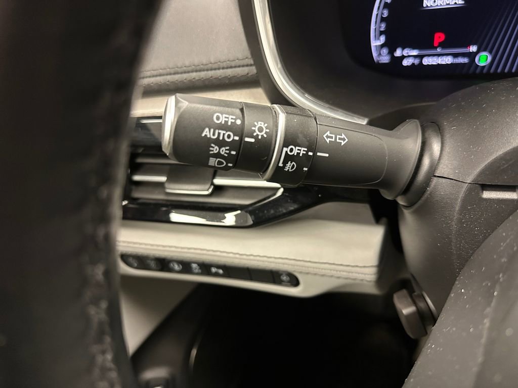 Used 2023 Acura MDX SH-AWD w/ Advance Package image 21