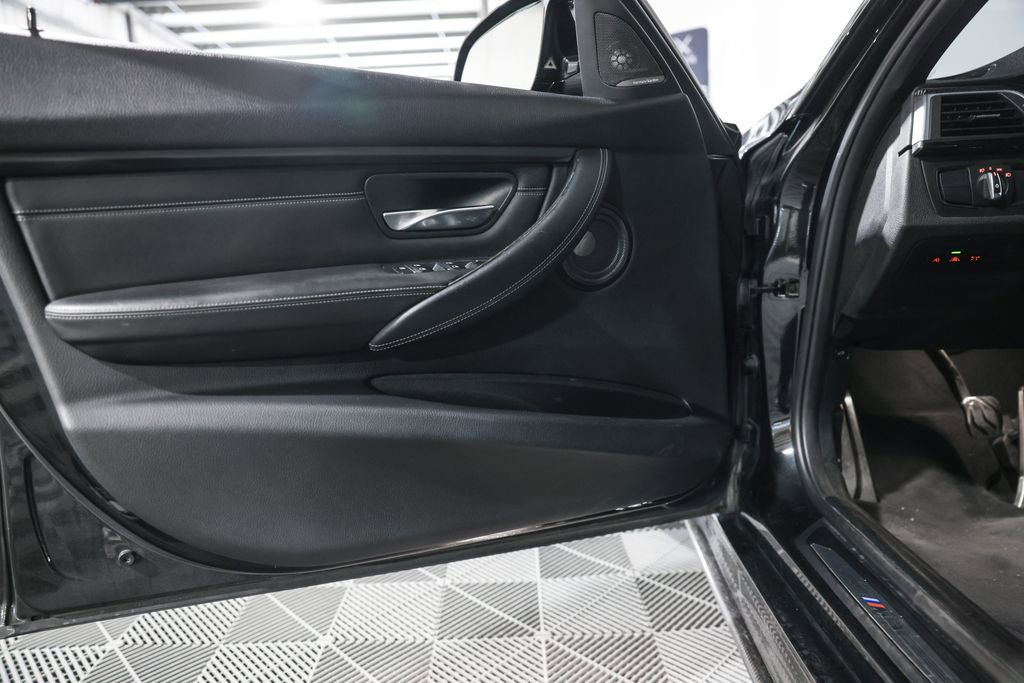 Used 2017 BMW M3 image 38