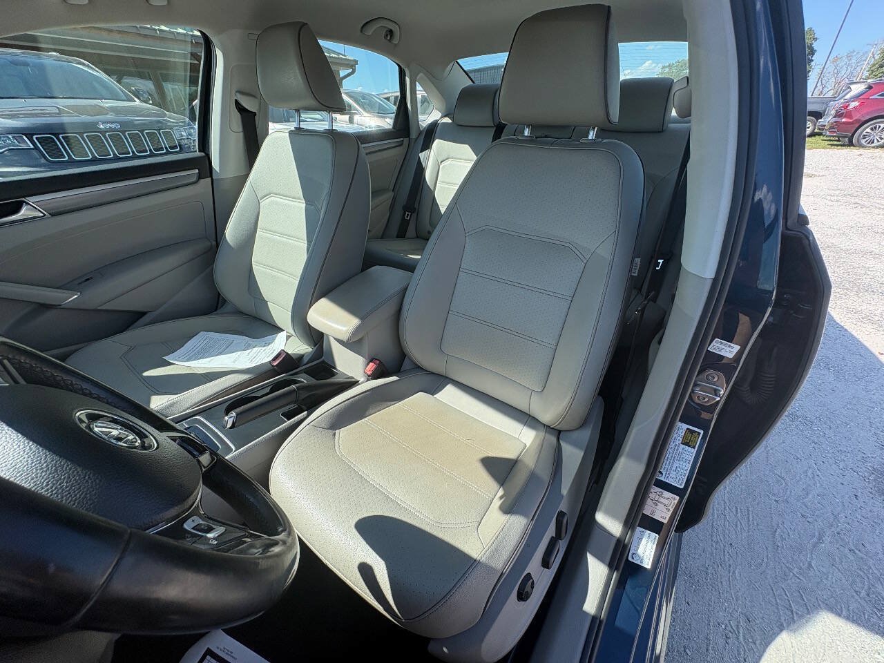 Used 2018 Volkswagen Passat 2.0T R-Line FWD image 16