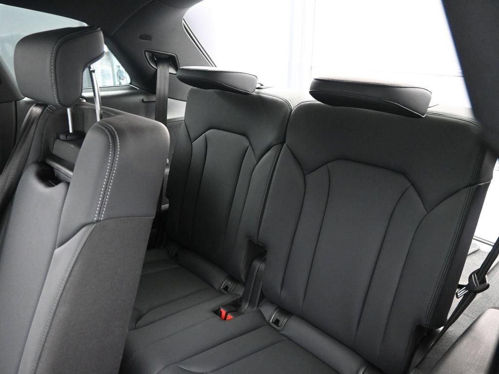 Used 2025 Audi Q7 3.0T Premium Plus AWD/4WD image 16