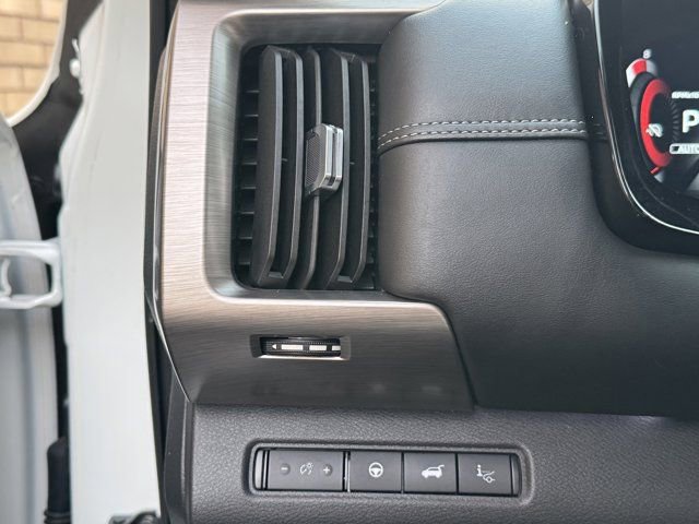 Used 2024 Nissan Pathfinder Platinum AWD/4WD image 25
