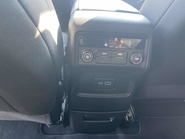 Used 2023 GMC Acadia SLE FWD image 17