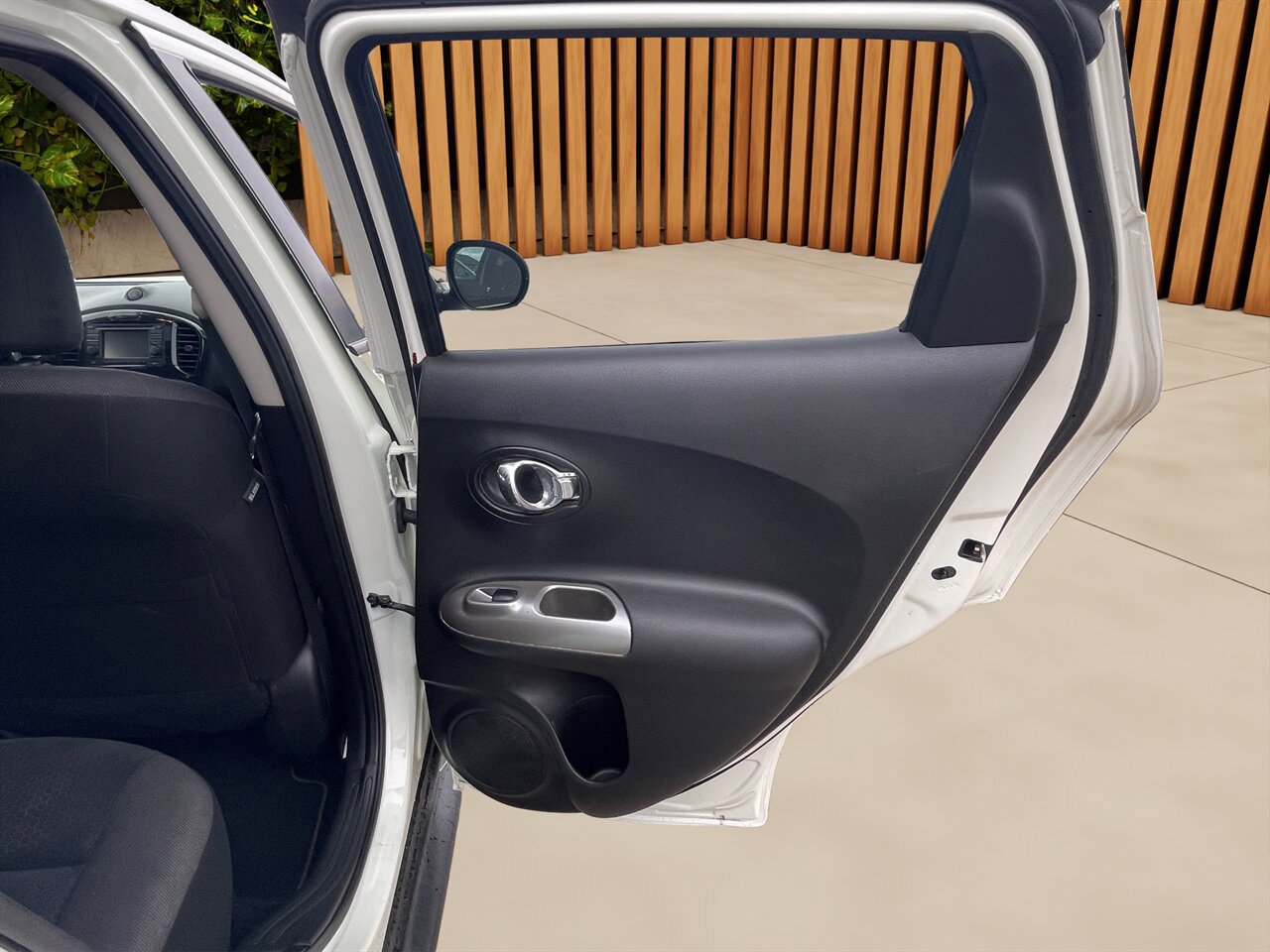 Used 2012 Nissan Juke SV image 10