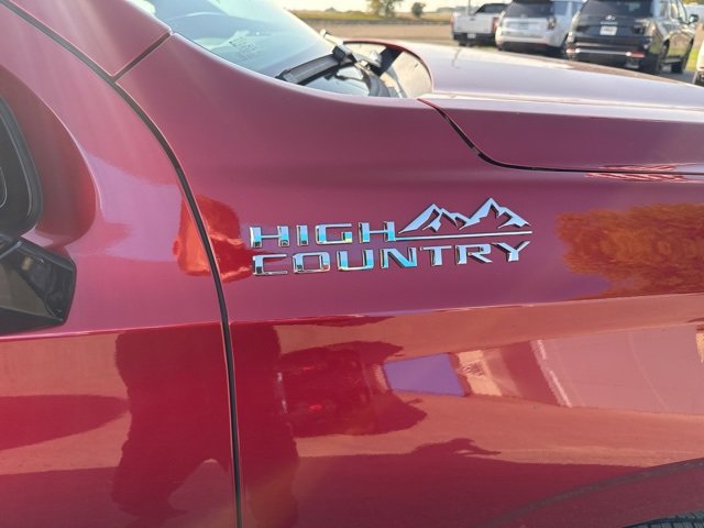 New 2026 Chevrolet Suburban High Country image 7